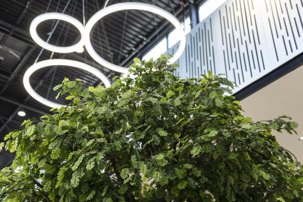 Arbre-Artificiel-Decoration-Vegetale-Interieur-Commerce-Grande-Surface-Champagne-Ardennes