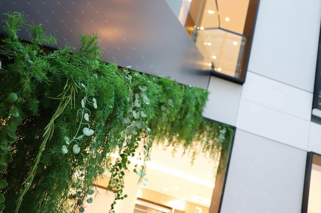 Chute-Vegetale-Sans-Entretien-Decor-Vegetal-Sur-Mesure-Paris