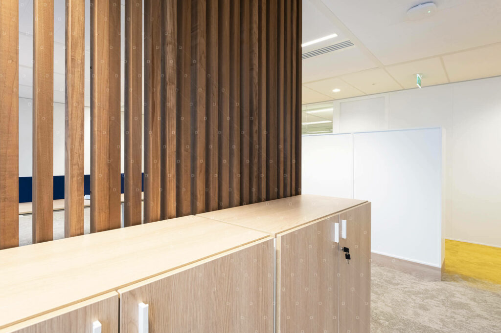 Claustra-Bois-Modern-Zen-Amenagment-Bureau-Paris