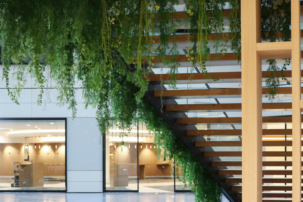 Plafond-Vegetal-Artificiel-Bureau-Entreprise-Paris