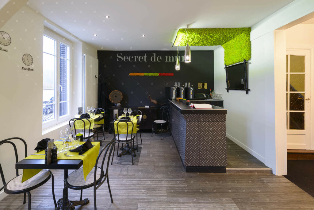 Plafond Vegetal Plantes Interieures Restaurant Reims