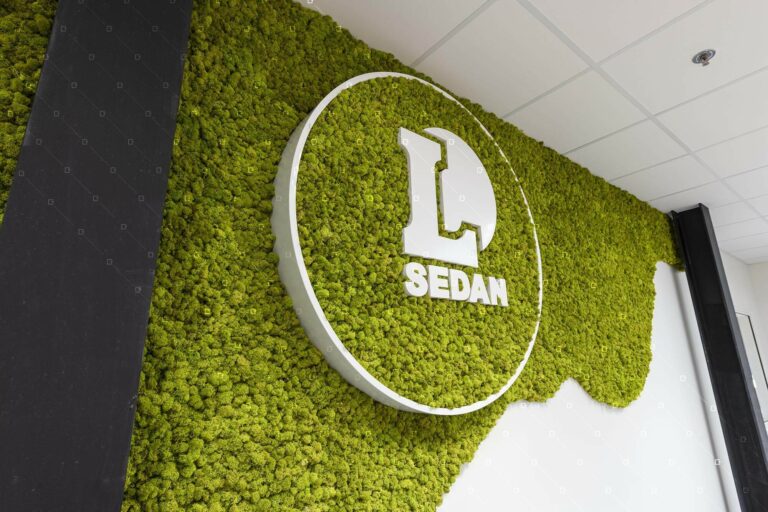 Signaletique-Vegetale-Enseigne-Vegetale-Leclerc-Sedan