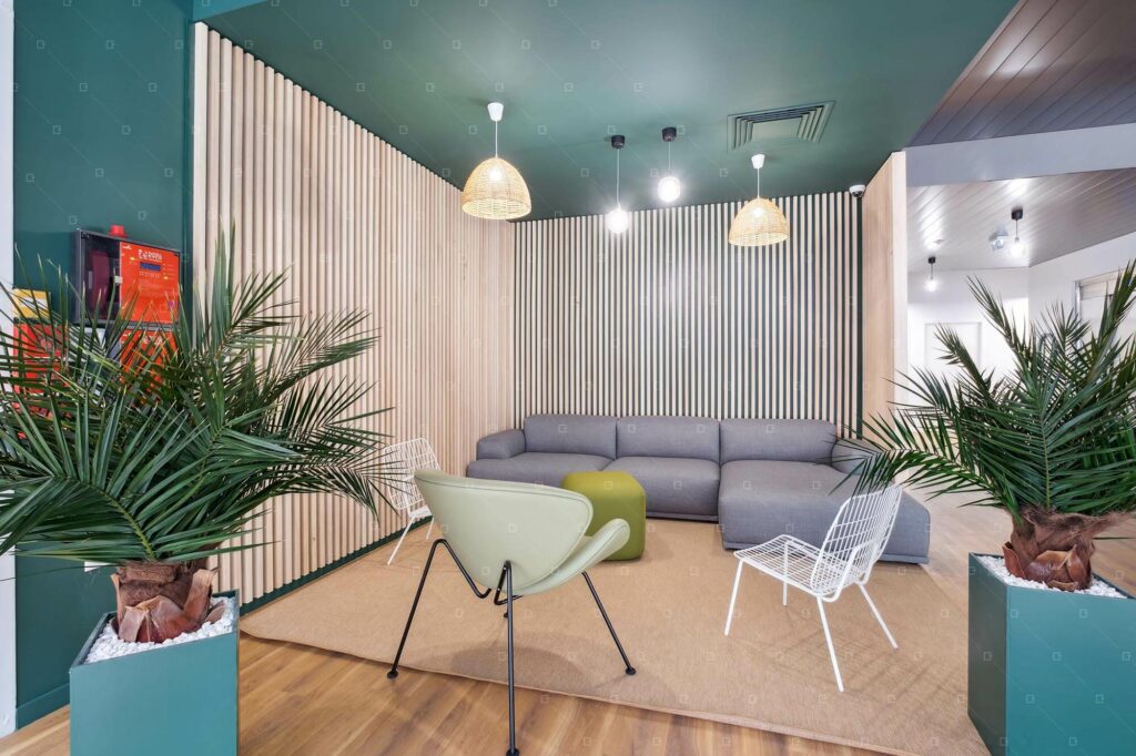cloison-bois-amenagement-interieur-entreprise-occitanie