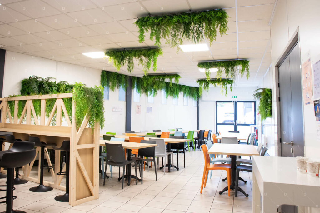 plafond-vegetal-synthetique-restaurant-entreprise-gonesse-paris