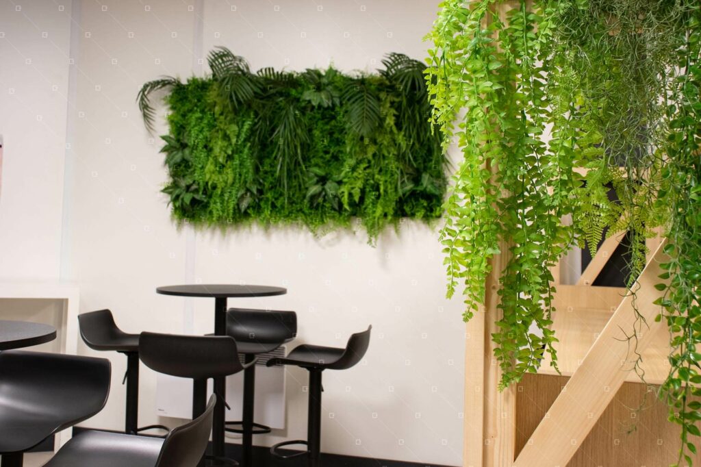 plafond vegetal synthetique cafeteriat entreprise