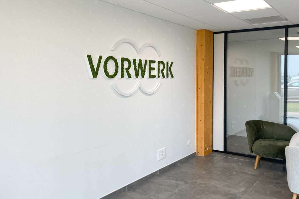 lettrage-vegetal-salle-accueil-entreprise-pro-france